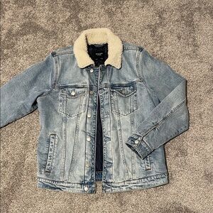 Abercrombie & Fitch Quilted Jacket with Sherpa Lining (Men’s L)